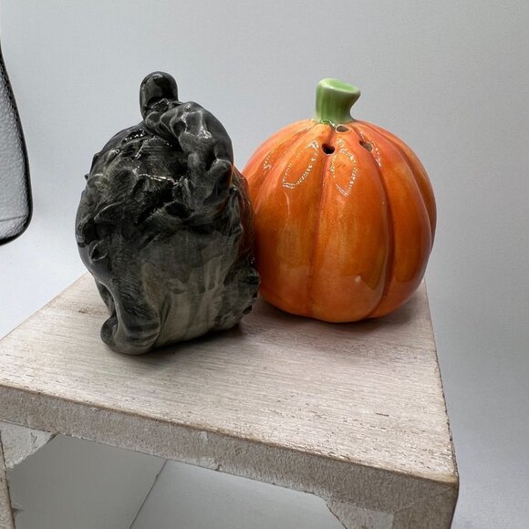 Fritz & Floyd Halloween Cat Pumpkin Salt And Pepper Shakers - Picture 3 of 10